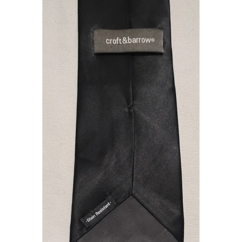 Croft & Barrow Men's Solid Black 100% Silk Zipper Pre-Tied Stain Resistant Tie